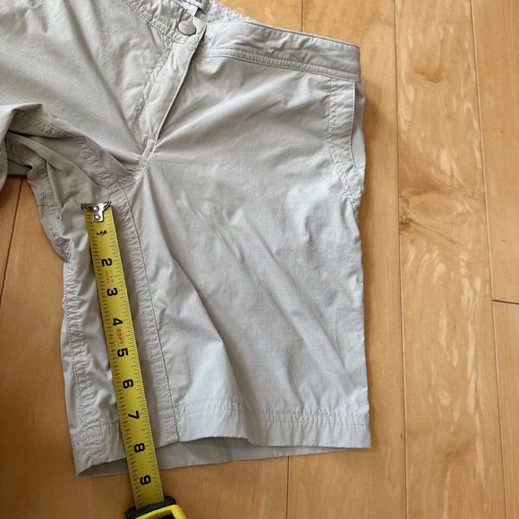 LL Bean Women’s Shorts Size 4 Hiking Walking nylon spandex Khaki Zip Pockets 8” - Picture 5 of 6